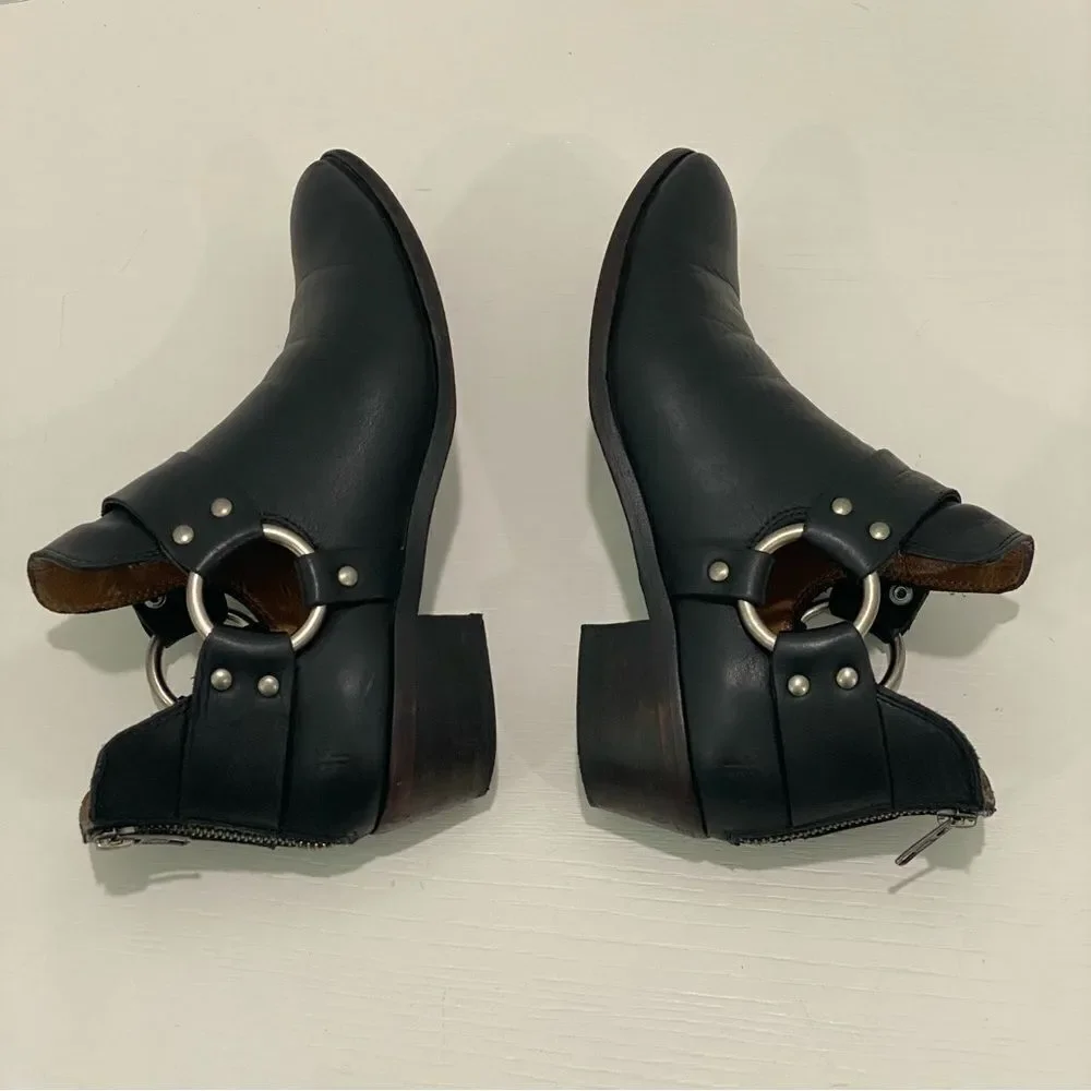Frye Ray Harness Back Zip Black Size 7.5 Stacked Block Heel Metal Ring Detail